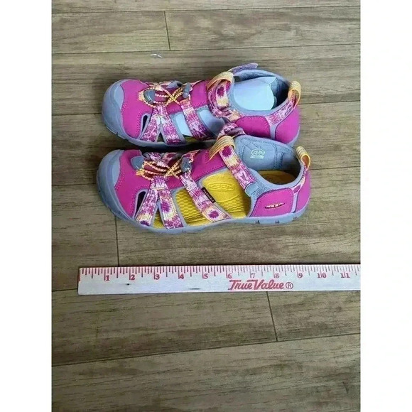 Keen Pink Seacamp II CNX Fisherman Water Hiking Sandals Big Girls Size 4 Shoes - Picture 10 of 10